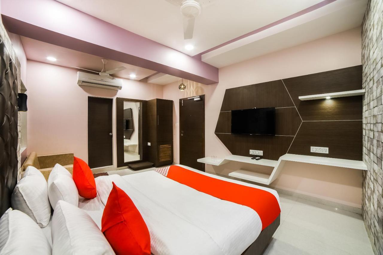 Capital O 41587 Hotel Airport Inn One アーメダバード エクステリア 写真